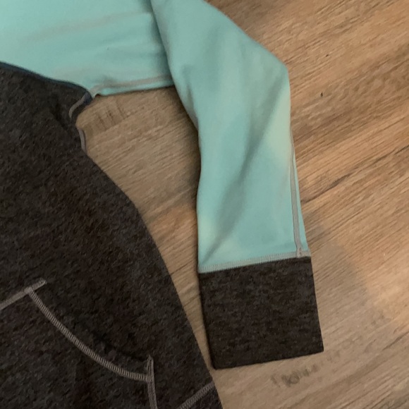 Women’s Nike sweater - Picture 3 of 4